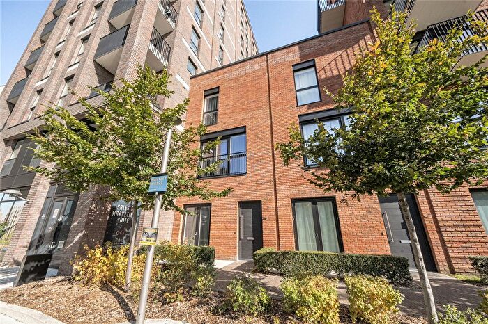 4 Bedroom Terraced House To Rent In Joseph Huntley Walk, Reading, RG1