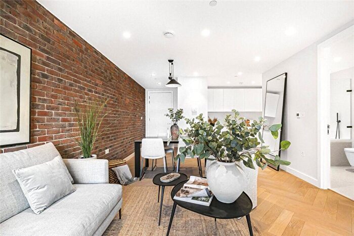 1 Bedroom Apartment For Sale In Parkhaus, Downs Road, London, E5