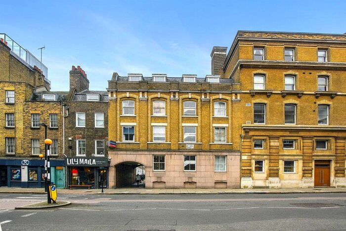 3 Bedroom Flat To Rent In Haywards Place, St John Street, London, EC1R