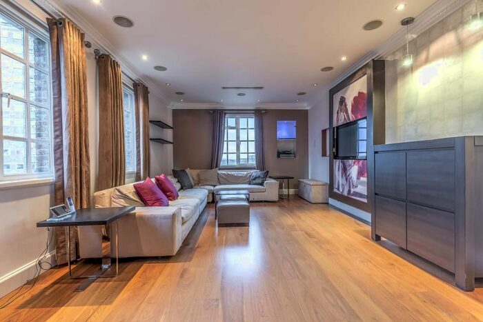 3 Bedroom Flat To Rent In Cropthorne Court, Maida Vale, W9