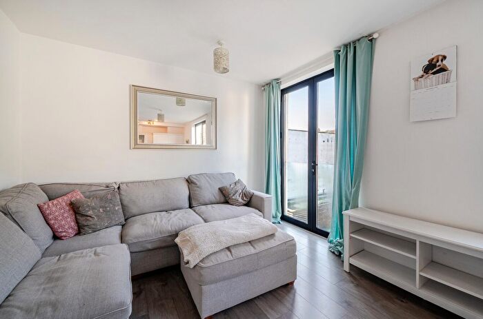 1 Bedroom Flat For Sale In Saxon Court, Godstone Road, Whyteleafe, CR3