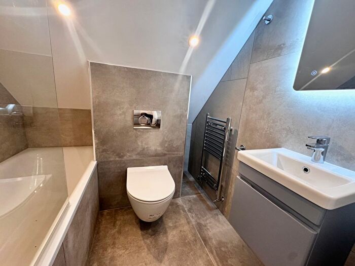 2 Bedroom Flat To Rent In Carlton Road, Bournemouth, BH1