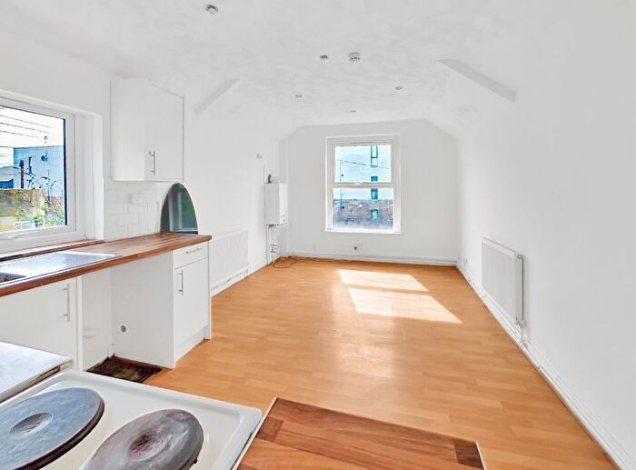 1 Bedroom Flat To Rent In Clive Street, Cardiff, CF11