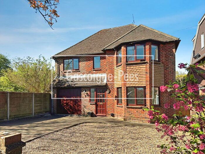 4 Bedroom Detached House To Rent In Cranmore Gardens, Aldershot, GU11