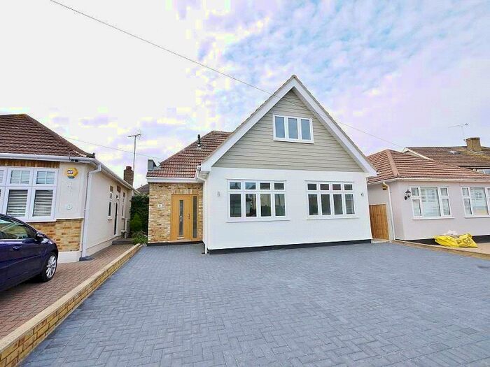 4 Bedroom Detached House To Rent In The Grove, Brentwood, Essex, CM14