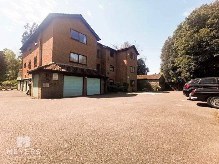 2 Bedroom Apartment To Rent In Dean Park Road, Bournemouth, BH1