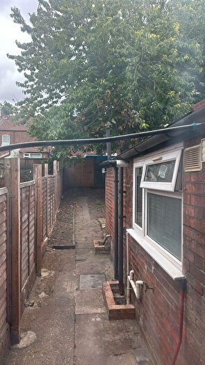 2 Bedroom Terraced House To Rent In St. Peters Road, Luton, Bedfordshire, LU1