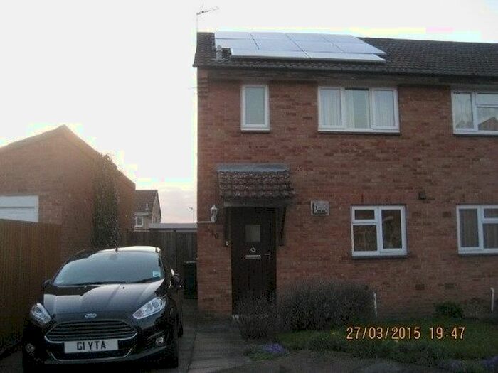 3 Bedroom Semi-Detached House To Rent In Owen Close, Leicester, LE4