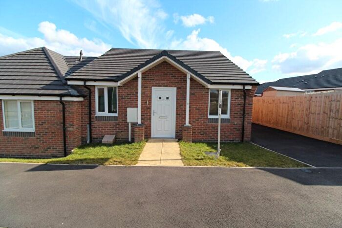 2 Bedroom Semi-Detached House To Rent In Vermont Close, Nottingham, Nottinghamshire, NG20