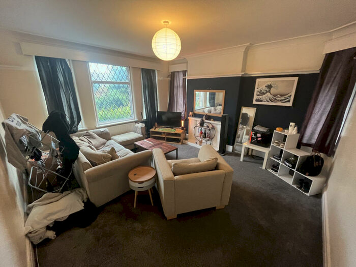 2 Bedroom Apartment To Rent In Sefton Court, Leeds, West Yorkshire, LS6