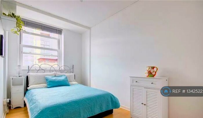 2 Bedroom Flat To Rent In Nisbet House, London, E9