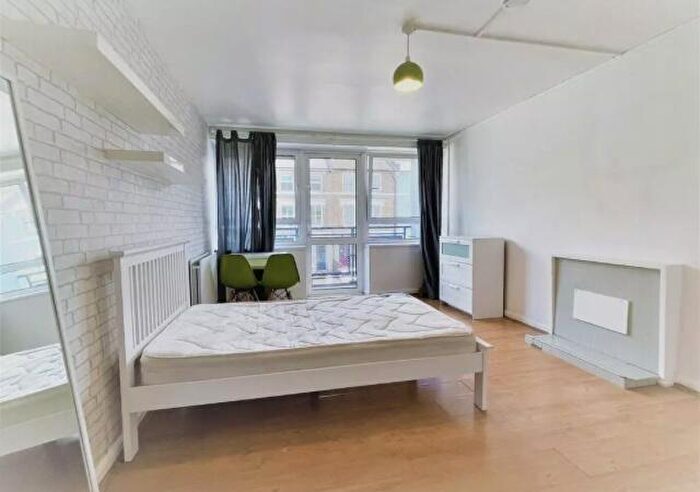 3 Bedroom Flat To Rent In Endwell Road, SE4