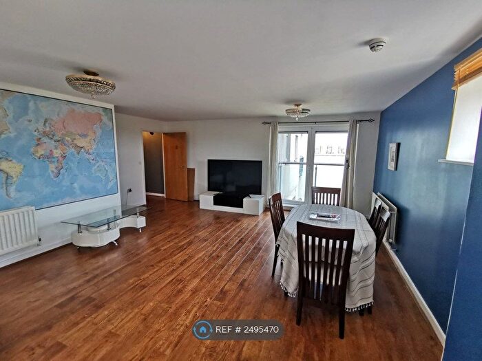 2 Bedroom Flat To Rent In Albert House, London, SE28