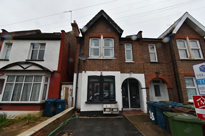 3 Bedroom Flat To Rent In South Harrow, HA2