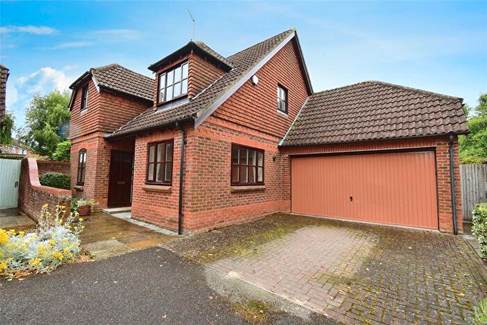 4 Bedroom Detached House For Sale In Bevan Court, Winslow, MK18