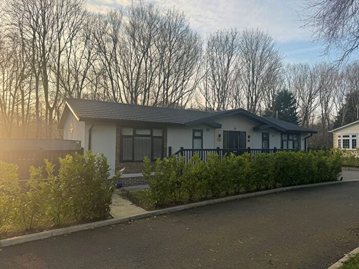 2 Bedroom Mobile/park Home For Sale In Warren Park, Portsmouth Road, Thursley, Godalming, GU8