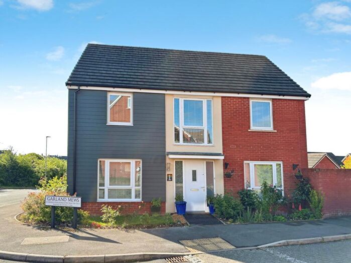 4 Bedroom Detached House For Sale In Garland Mews, Longhedge, Salisbury, SP4