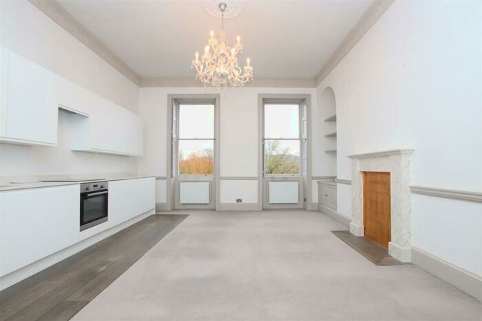 1 Bedroom Flat To Rent In Camden Crescent, Bath, BA1