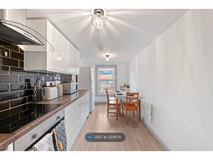 2 Bedroom Flat To Rent In Castle Street, Reading, RG1