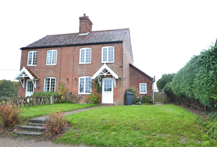 3 Bedroom Semi-Detached House To Rent In Green Farm Cottages, Melton Constable, NR24