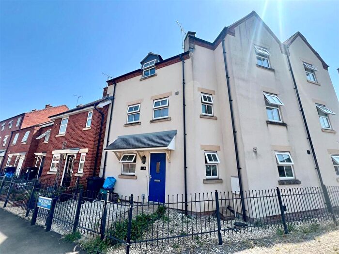 4 Bedroom End Of Terrace House To Rent In Woodvale Kingsway, Quedgeley, GL2