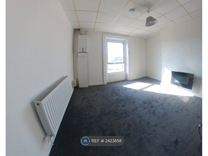 1 Bedroom Flat To Rent In Longcauseway, Bolton, BL4
