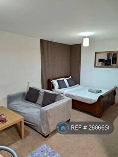 1 Bedroom Flat To Rent In Newton Park Court, Leeds, LS7