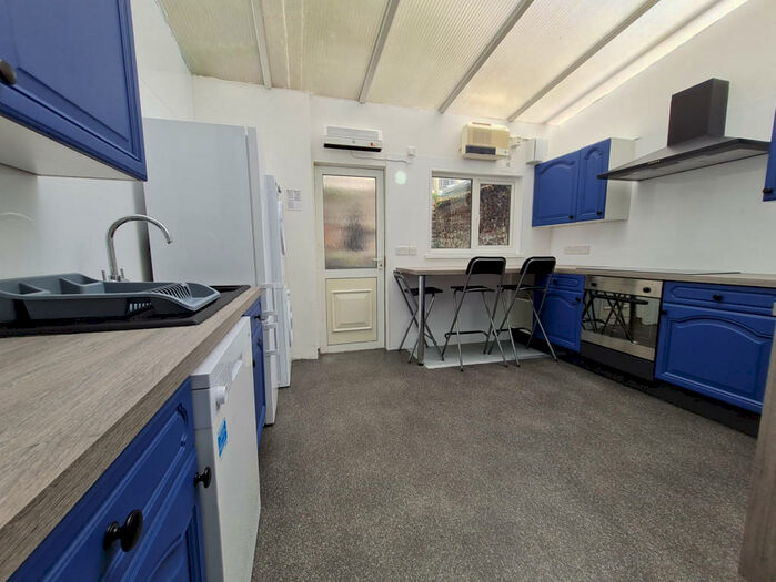 6 Bedroom Terraced House To Rent In Inverness Road, Brighton, BN2