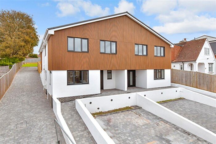 4 Bedroom Detached Bungalow For Sale In The Ridgway, Woodingdean, Brighton, East Sussex, BN2