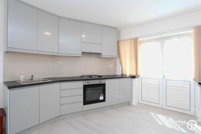 Studio To Rent In Landseer Close, Edgware, HA8