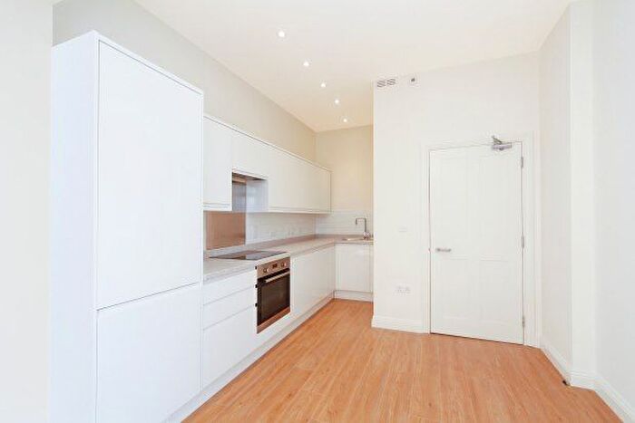 1 Bedroom Flat To Rent In St. Margarets Road, Twickenham, TW1