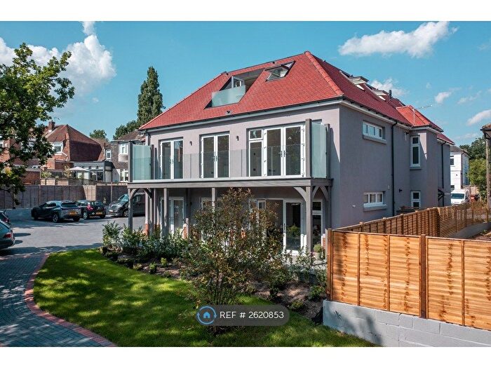 2 Bedroom Flat To Rent In Tolmers Gardens, Cuffley, Potters Bar, EN6