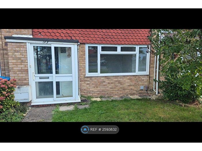 3 Bedroom Terraced House To Rent In Limes Avenue, Aylesbury, HP21