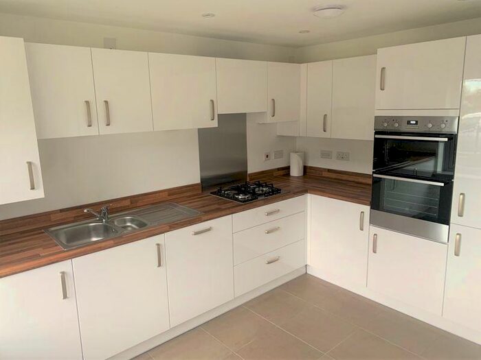 4 Bedroom House To Rent In Edward Parker Road, BS16