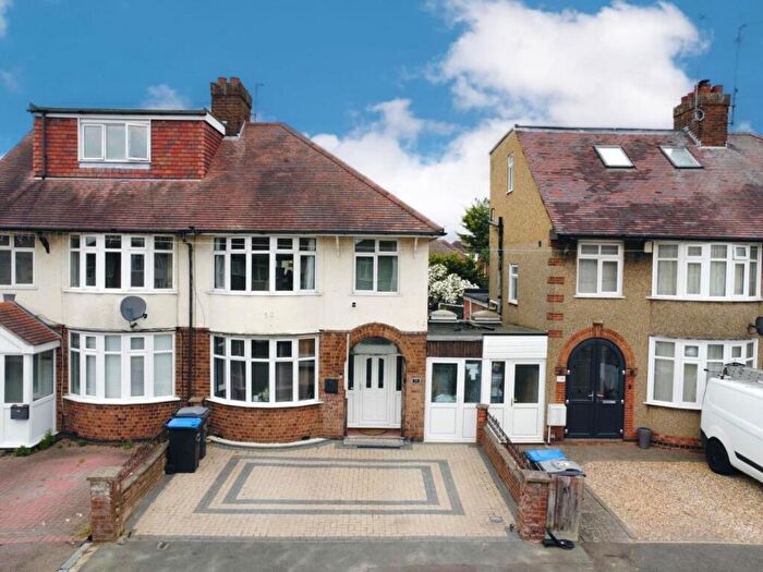 3 Bedroom Semi-Detached House For Sale In Sandiland Road, The Headlands, Northampton, NN3