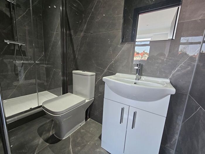 6 Bedroom Semi-Detached House To Rent In Shepiston Lane, Hayes, UB3