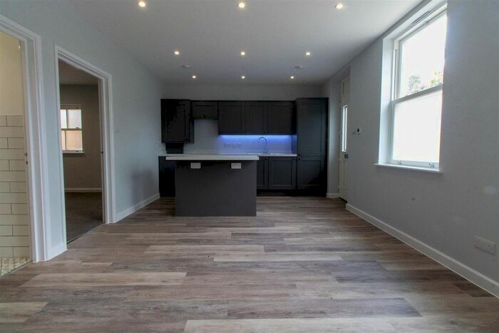 1 Bedroom Flat To Rent In , Lower Church Road, Burgess Hill, RH15