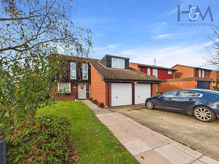 4 Bedroom Detached House For Sale In Underwood Road, Stevenage, SG1