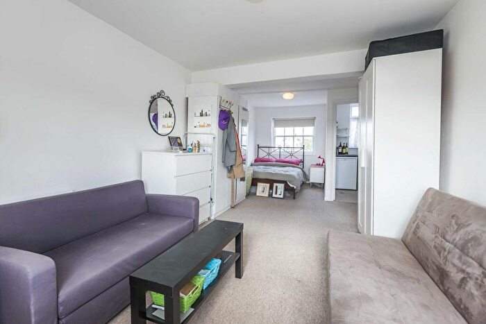 Apartment To Rent In Islington Park Street, N1