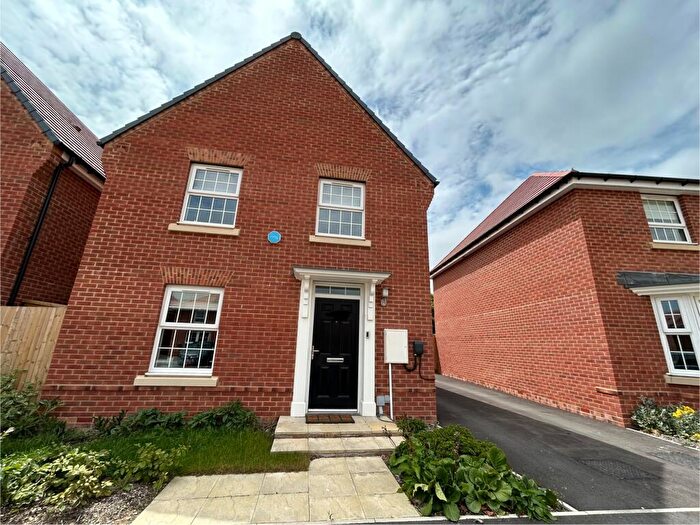 4 Bedroom House To Rent In Foxglove Crescent, Shaftesbury, SP7