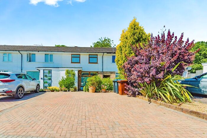 3 Bedroom Terraced House For Sale In Silkham Road, Oxted, Surrey, RH8