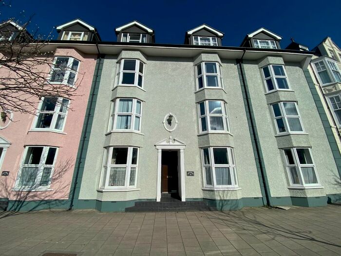 3 Bedroom Flat To Rent In North Parade, Aberystwyth, SY23
