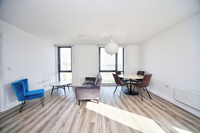 1 Bedroom Flat To Rent In One Bedroom In Viva Court, Kimpton Road, Luton, LU2