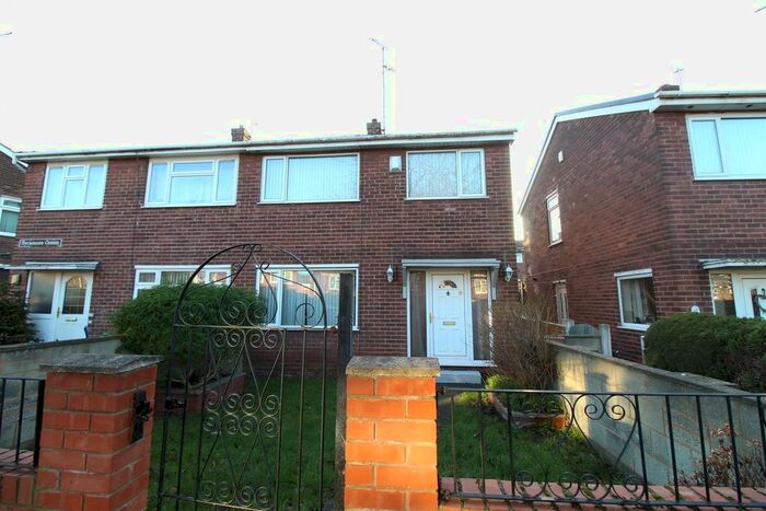 3 Bedroom Semi-Detached House To Rent In Sycamore Green, Pontefract, West Yorkshire, WF8