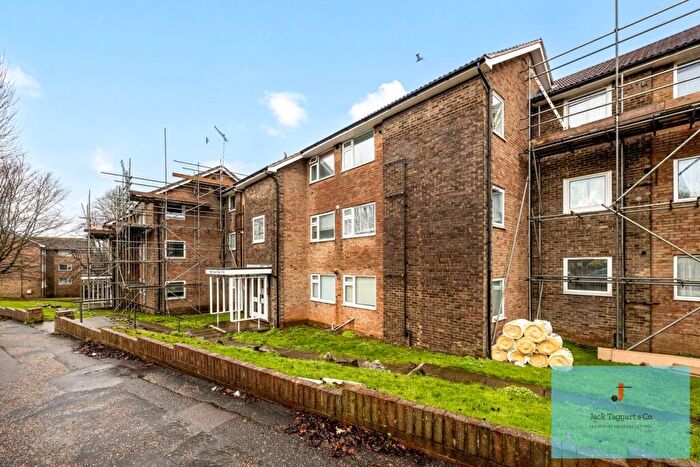 2 Bedroom Flat For Sale In Hangleton Road, Hove, BN3