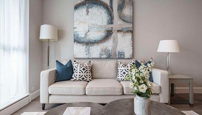 2 Bedroom Apartment To Rent In London, E14