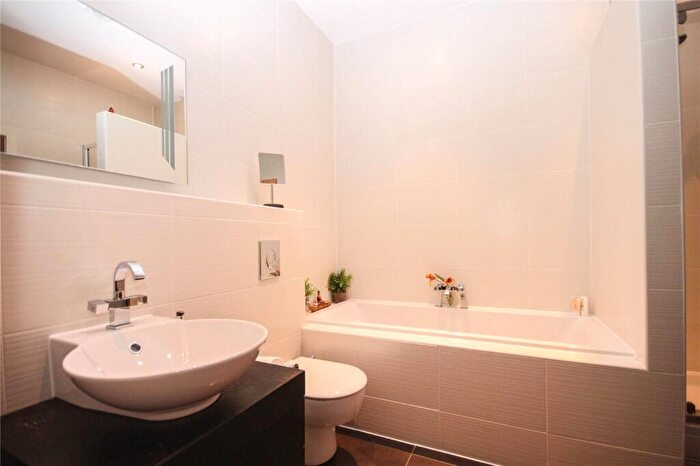 2 Bedroom Flat To Rent In The Beeches, Didsbury, Manchester, M20