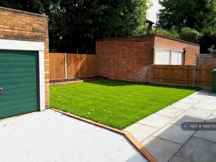 2 Bedroom Maisonette To Rent In Wellington Road, Pinner, HA5