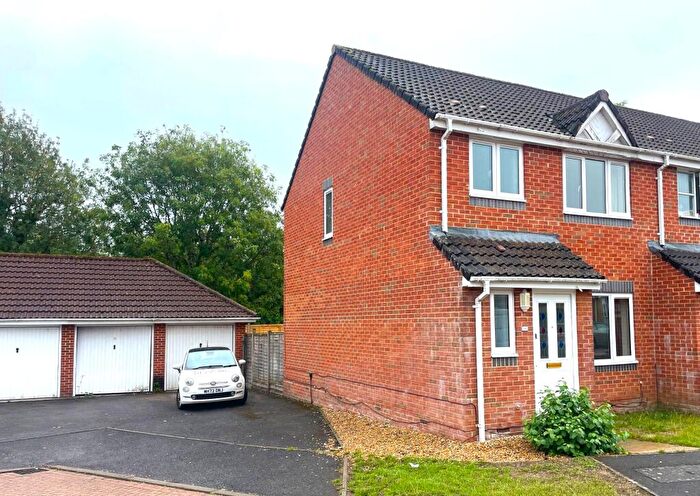 3 Bedroom Semi-Detached House To Rent In Minden Close, Saxon Fields, Andover, SP10