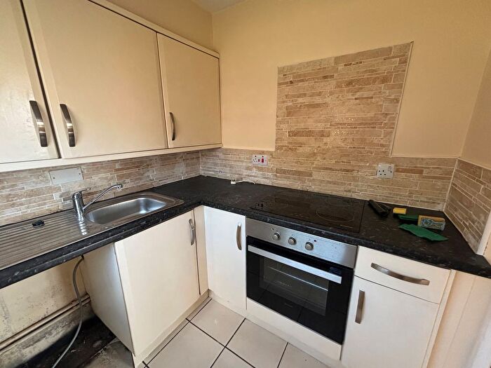 1 Bedroom Flat To Rent In Bronwydd, Birchgrove, Swansea, SA7